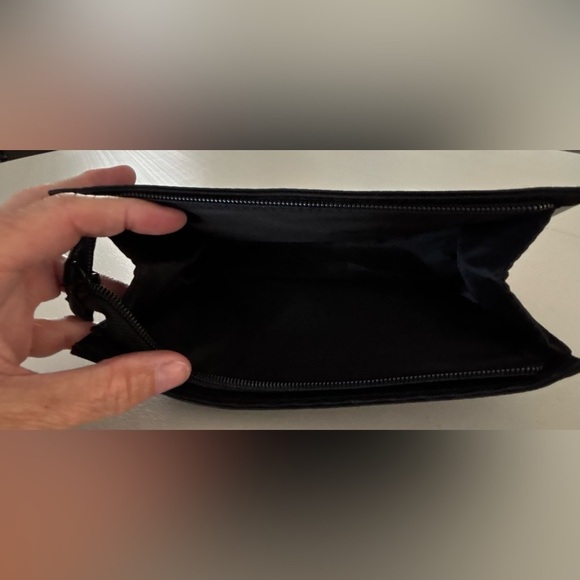 M•A•C Cosmetics | small cosmetic/makeup bag - Picture 11 of 15